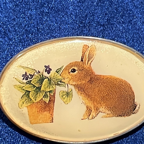 Bunny Rabbit Brooch or Pin by Marjolein Bastin 1999 Bunny Sniffing Violets - Picture 3 of 8